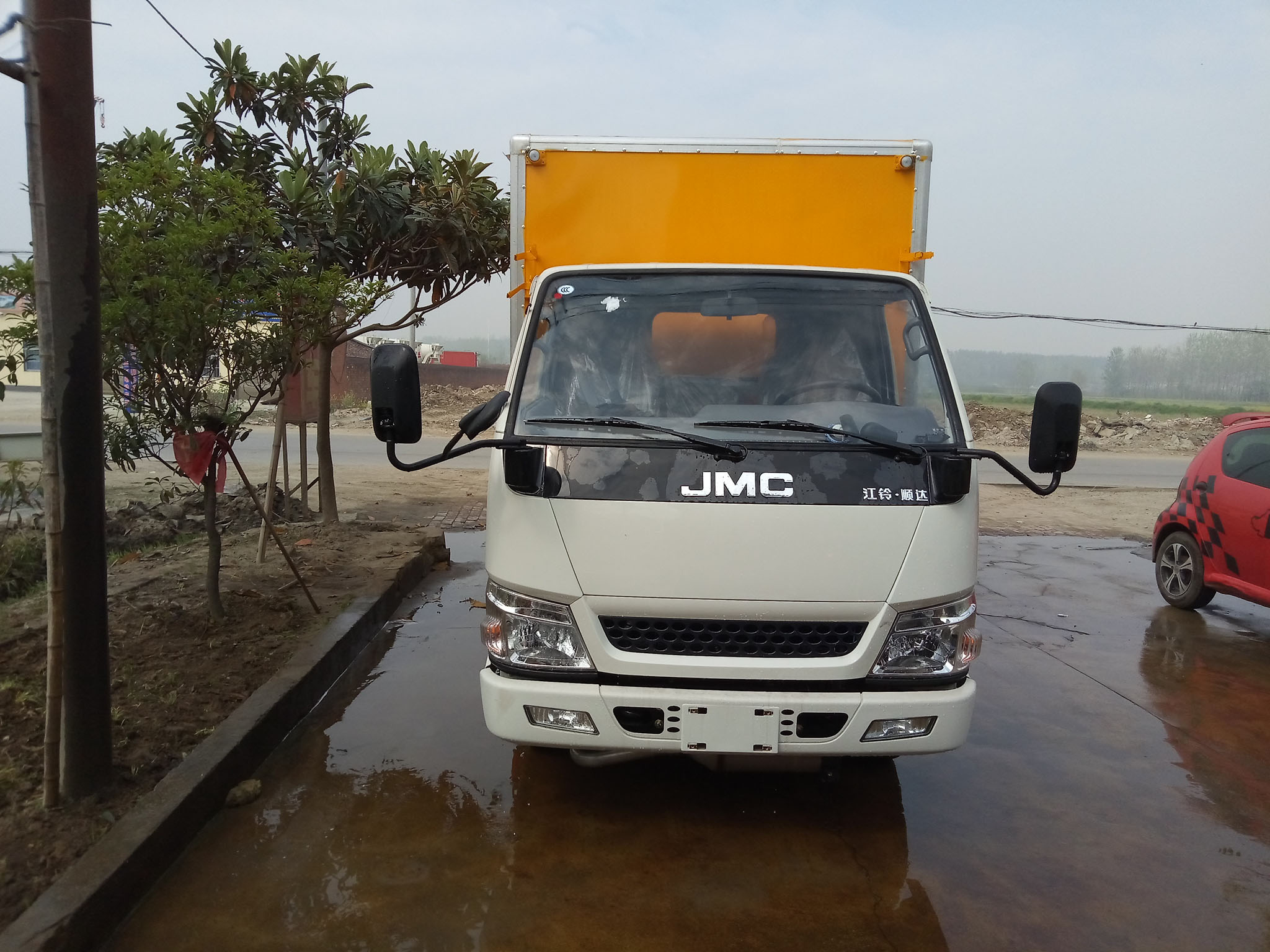 江鈴4米1(藍(lán)牌)毒性感染性廂式車(chē)